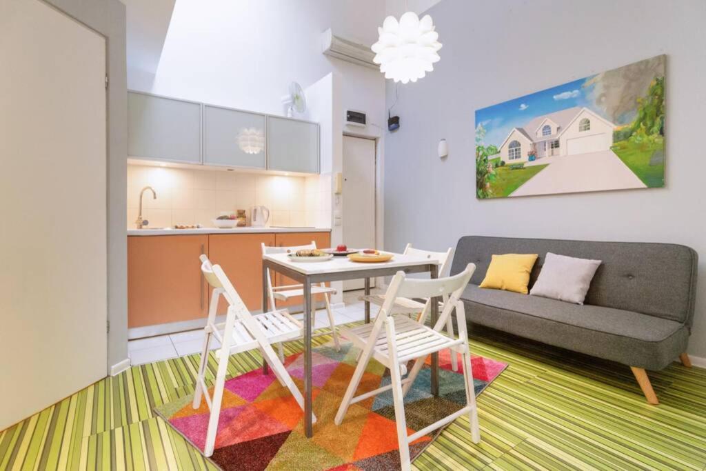 Cupcake 2 Bedroom Loft Apt In Best Location! Cracóvia Exterior foto