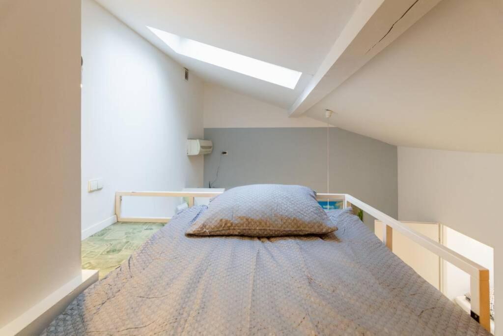 Cupcake 2 Bedroom Loft Apt In Best Location! Cracóvia Exterior foto