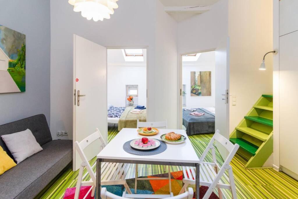 Cupcake 2 Bedroom Loft Apt In Best Location! Cracóvia Exterior foto