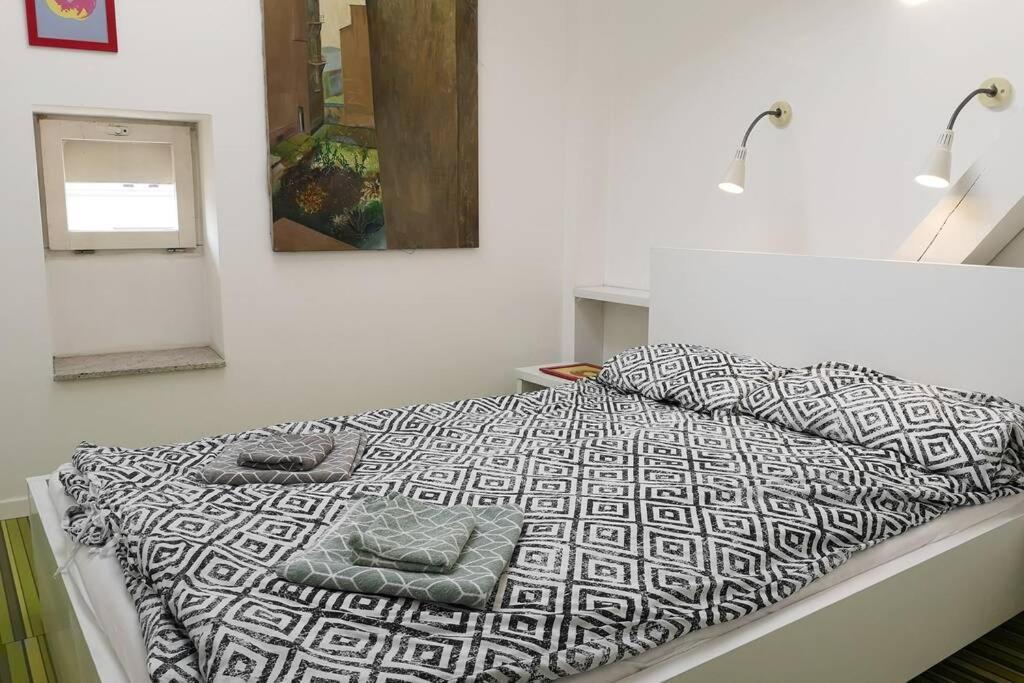 Cupcake 2 Bedroom Loft Apt In Best Location! Cracóvia Exterior foto